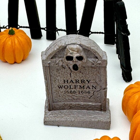 Department 45 Halloween Miniature Set Scarecrow Pumpkins Gravestones Fence 22 - Picture 3 of 10